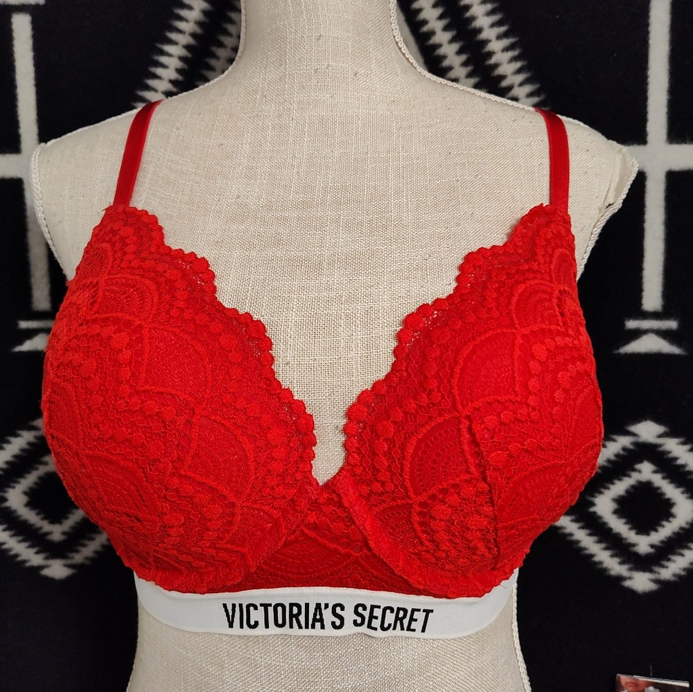 EUC Victoria's Secret Very Sexy T-Shirt Push Up Convertible Lace Bra, Bright ♥️